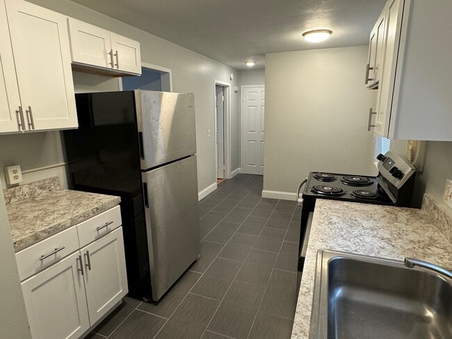 378 Park Rd, Unit B2