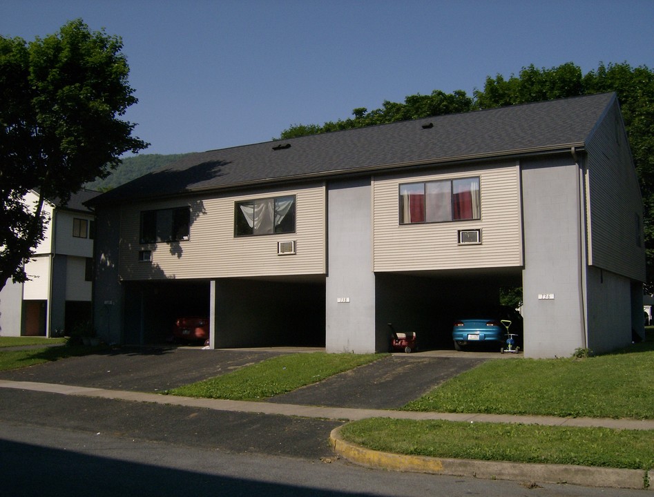 Mills Park in Renovo, PA - Building Photo