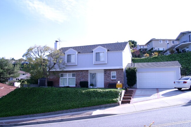 4812 Browndeer Ln in Rancho Palos Verdes, CA - Foto de edificio - Building Photo