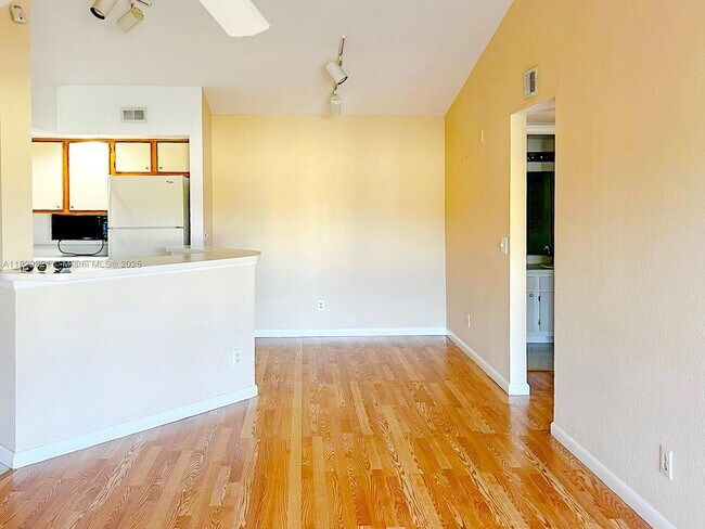 12400 Vista Isles Dr in Plantation, FL - Building Photo - Building Photo