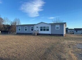 459 Mason Hill Ln in Lillington, NC - Building Photo