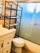 3071 SW 27th Ave-Unit -28 in Miami, FL - Foto de edificio - Building Photo