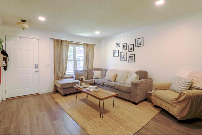 2080 Oakcrest Cir in Castle Rock, CO - Building Photo - Building Photo