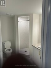 2 Kahshe Ln in Richmond Hill, ON - Building Photo - Building Photo