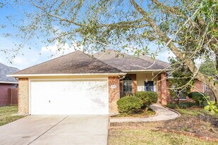 814 Courtside Dr W in League City, TX - Building Photo