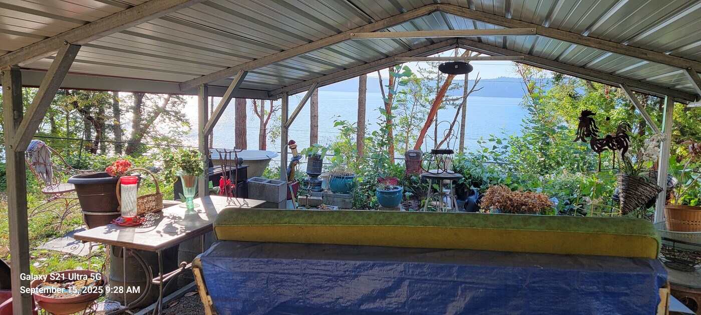 101 Pollock Dr in Brinnon, WA - Foto de edificio