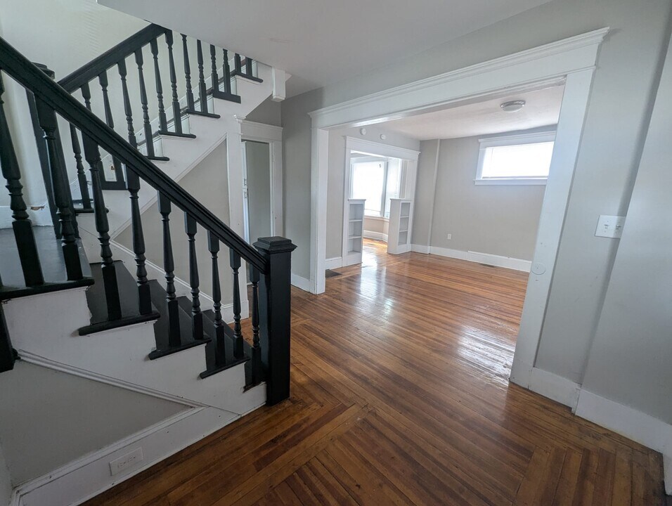 71 Osborn Rd in Naugatuck, CT - Building Photo