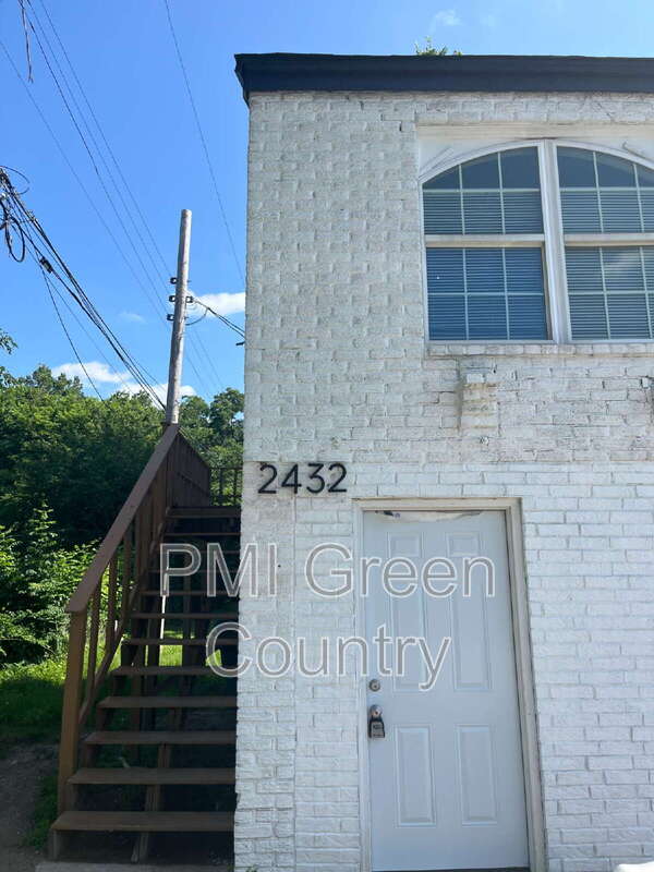 property at 2432 E Pine St