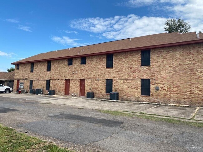 416 E Tulip Ave, Unit 3 in McAllen, TX - Building Photo - Building Photo