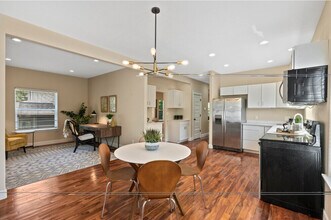 7321 NE 8th Ave, Unit A in Portland, OR - Building Photo - Building Photo