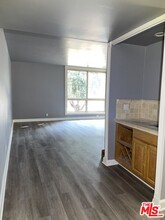 17711 Margate St-Unit -109 in Los Angeles, CA - Building Photo - Building Photo