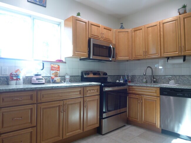 832 Parker St, Unit 1