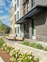 University Commons at Catamount Run in South Burlington, VT - Foto de edificio - Building Photo