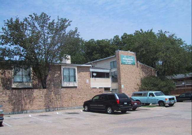 Courts of Lakewood in Dallas, TX - Foto de edificio - Building Photo