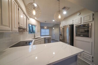 5407 Oakhaven Ln in Houston, TX - Building Photo - Building Photo