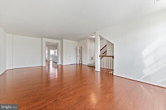 43518 Stonecliff Terrace in Chantilly, VA - Building Photo - Building Photo