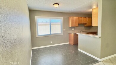10949 Pioneer Blvd, Unit 3 in Santa Fe Springs, CA - Foto de edificio - Building Photo