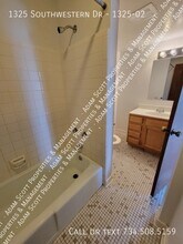 1325 Southwestern Dr-Unit -1325-02 in Tecumseh, MI - Building Photo - Building Photo