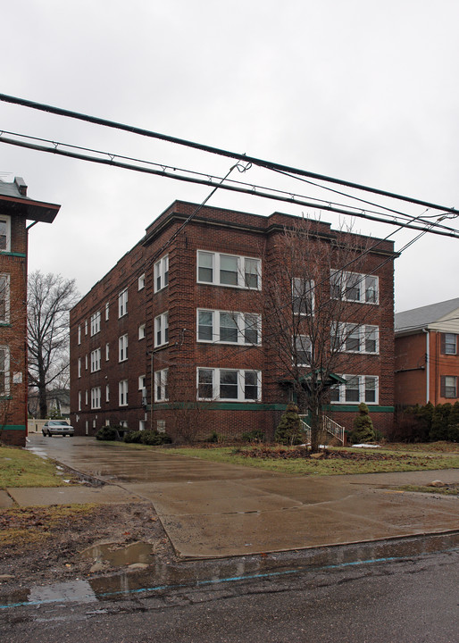 190 N Portage Path in Akron, OH - Building Photo