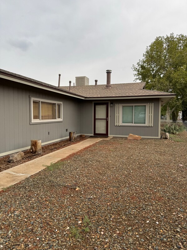 17270 E Peach Tree Rd in Mayer, AZ - Building Photo - Building Photo