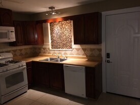 201 Desoto St in Daytona Beach, FL - Building Photo