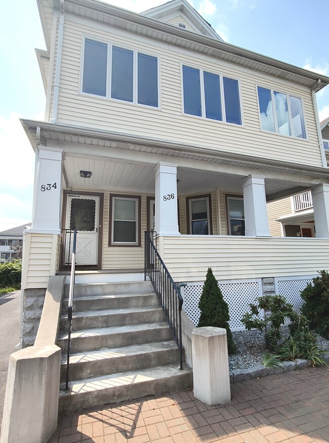 836 Fellsway, Unit 1 in Medford, MA - Building Photo - Building Photo