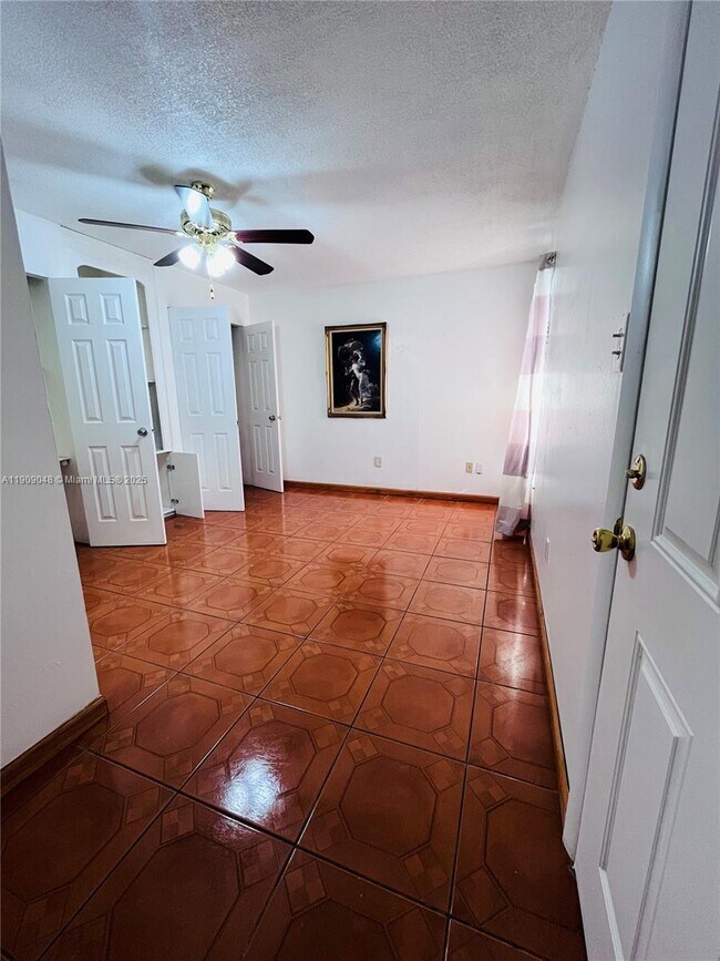 13210 SW 80th Street Rd-Unit -1 in Miami, FL - Building Photo - Building Photo