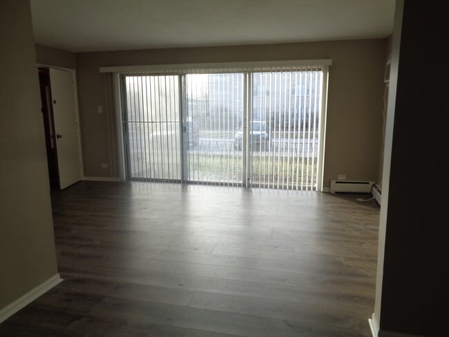 8651 S 82nd Ave in Hickory Hills, IL - Building Photo - Building Photo