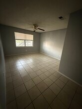 2009 West Loop in Austin, TX - Building Photo - Building Photo