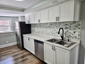 93 Cliff St in Southbridge, MA - Building Photo - Building Photo