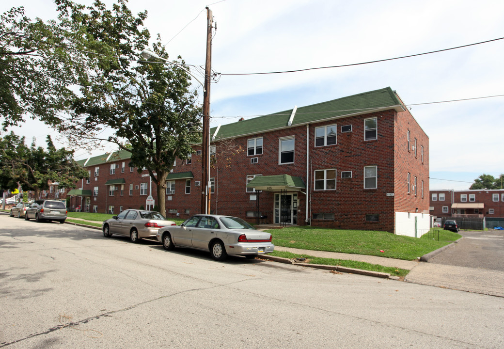 Kendrick Court Apartments in Philadelphia, PA - Foto de edificio