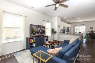 7024 Jane Parks Way in Charlotte, NC - Building Photo - Building Photo