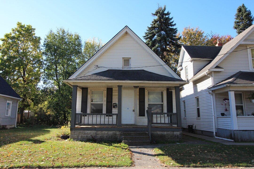 38 E Streicher St in Toledo, OH - Foto de edificio