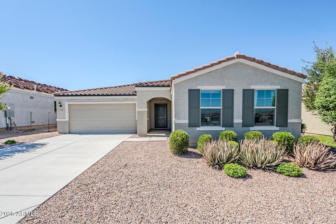 2429 W Jessica Ln in Phoenix, AZ - Building Photo