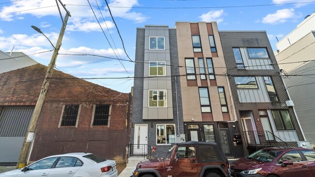 1432 Ogden St in Philadelphia, PA - Building Photo - Building Photo