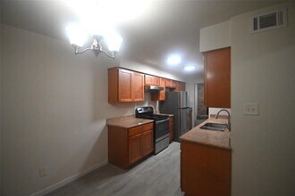 9419 Fondren Rd in Houston, TX - Building Photo - Building Photo