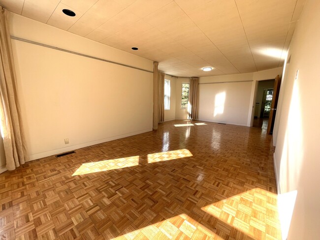 10 Packard Ave, Unit 10 Parckard Ave Unit 2 in Somerville, MA - Foto de edificio - Building Photo