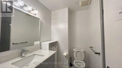 2061-2061 Bridletowne Cir in Toronto, ON - Building Photo - Building Photo