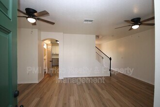 1575 Blue Magnolia Rd in Brandon, FL - Building Photo - Building Photo