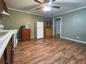 1807 S 19th St in Waco, TX - Foto de edificio - Building Photo