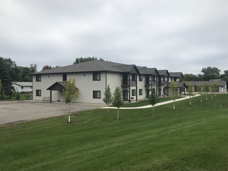 Water Station Apartments in Battle Lake, MN - Foto de edificio