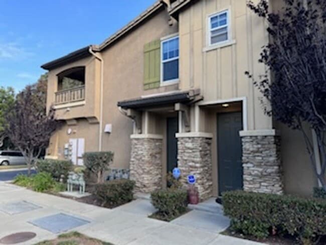 3759 Dunkirk Dr in Oxnard, CA - Building Photo - Building Photo