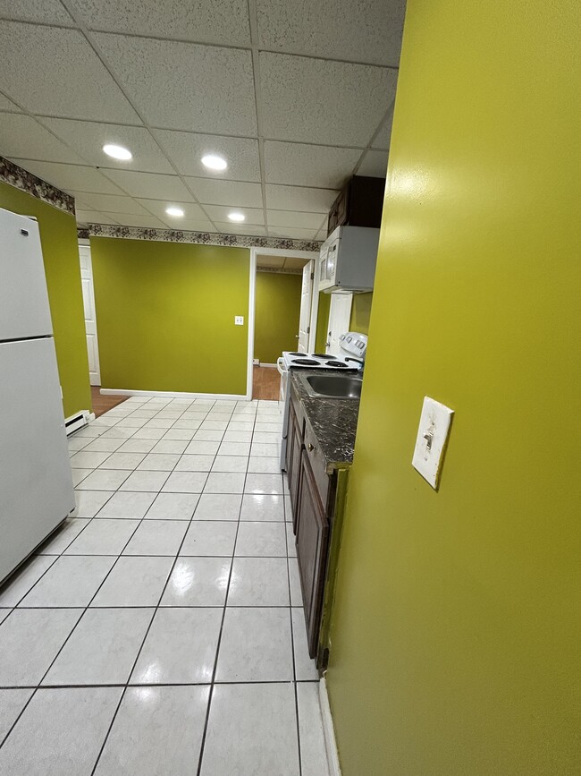 50 Grand St, Unit Lower Level