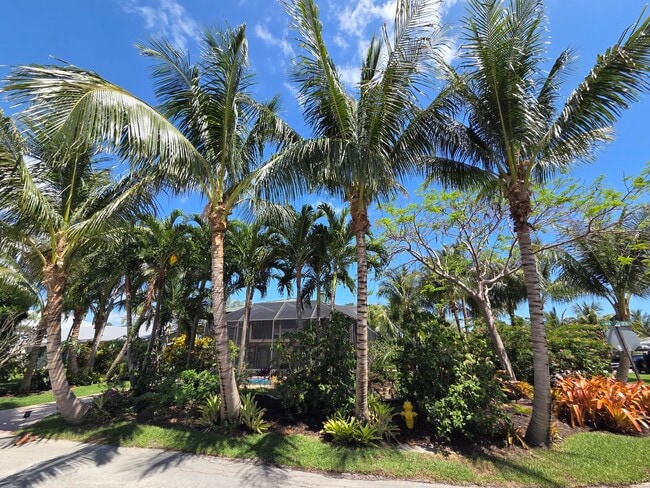 property at 5695 SE Matousek St