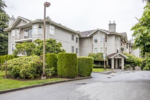 10721 139 St in Surrey, BC - Building Photo