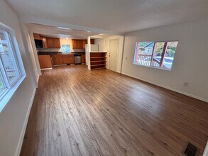 7545 S Dillard Ave in Concrete, WA - Building Photo - Building Photo