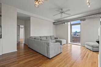 811 S Lytle St, Unit 316 in Chicago, IL - Building Photo - Building Photo