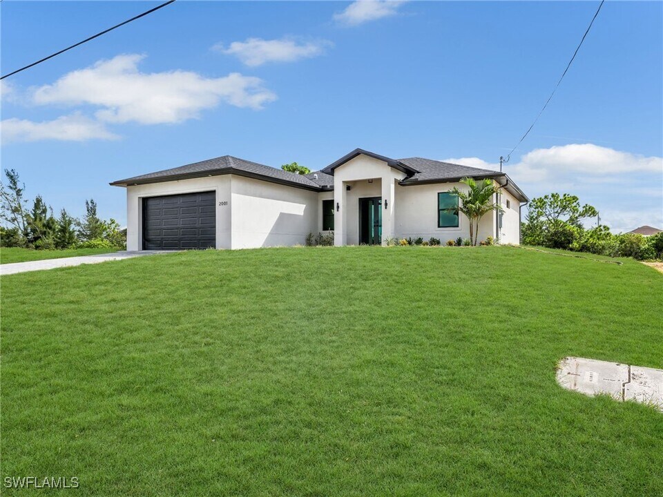 1419 NW 17th Ave in Cape Coral, FL - Building Photo