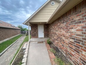 1811 SW 20th St in Moore, OK - Building Photo - Building Photo