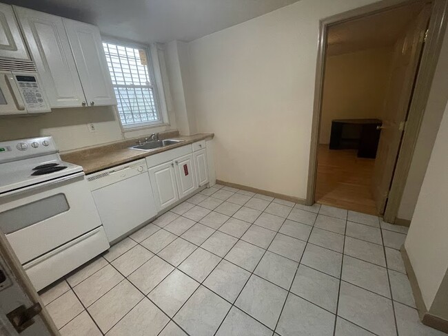 3103 Haverford Ave, Unit 1 in Philadelphia, PA - Building Photo - Building Photo